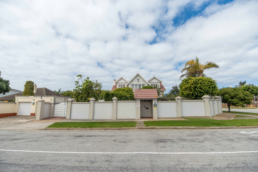4 Bedroom Property for Sale in Summerstrand Eastern Cape